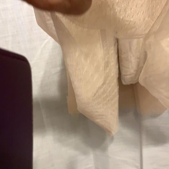 KyeMi Small NWT cream skirt.  Sheer cover over lining. - Picture 4 of 8